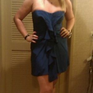 🆕 Gorgeous strapless BCBG Maxazria cocktail dress